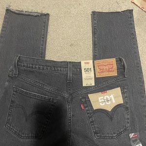 Washed out black Levi’s 27x28